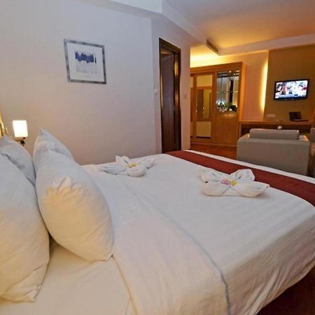 The Axana Hotel Padang  Dış mekan fotoğraf