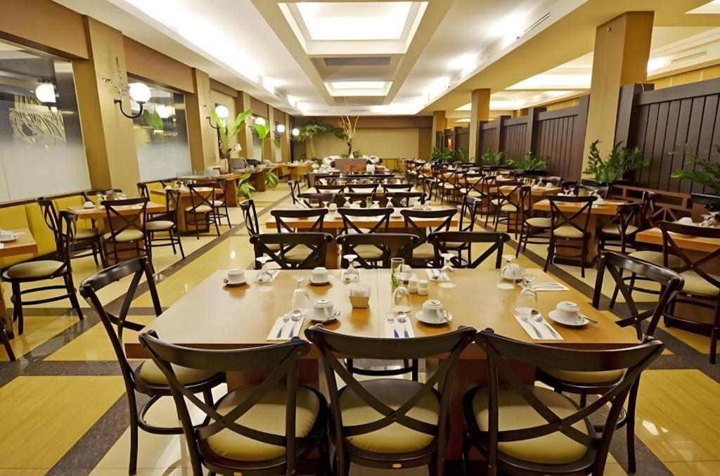 The Axana Hotel Padang  Dış mekan fotoğraf